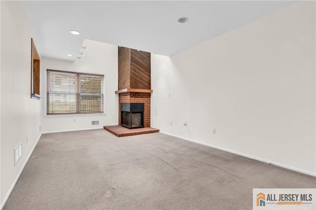 44 Hickory Court, Jamesburg, NJ 08831