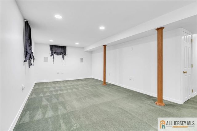 44 Hickory Court, Jamesburg, NJ 08831