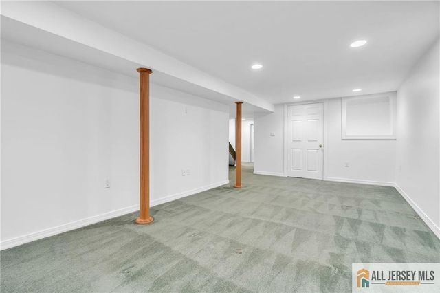 44 Hickory Court, Jamesburg, NJ 08831