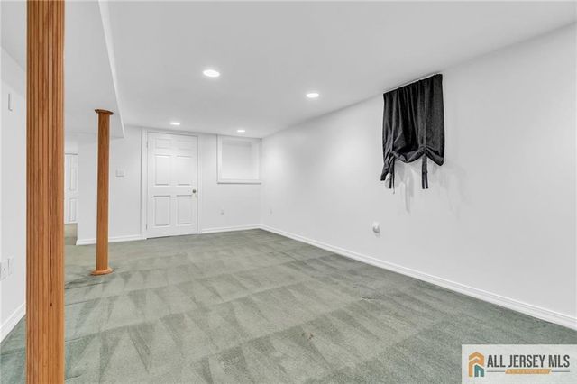 44 Hickory Court, Jamesburg, NJ 08831