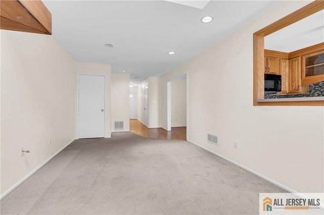 44 Hickory Court, Jamesburg, NJ 08831