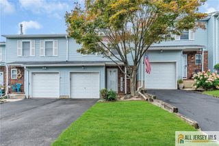 44 Hickory Court, Jamesburg, NJ 08831