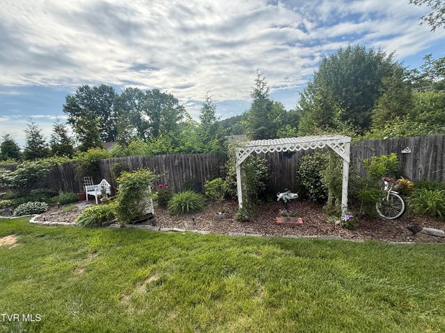 2734 East Oakland Avenue Apt E49, Johnson City, TN 37601