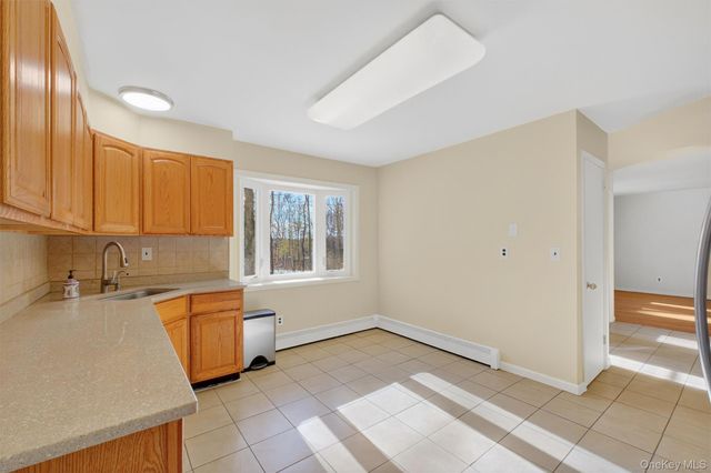 6 Londonderry Lane, Somers, NY 10589