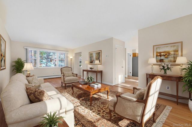 6 Londonderry Lane, Somers, NY 10589