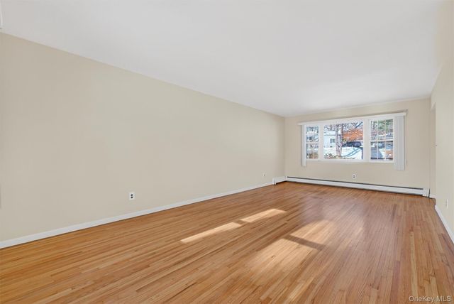 6 Londonderry Lane, Somers, NY 10589