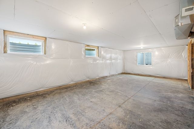 236 NE Wildflower Drive, Pleasant Hill, IA 50327