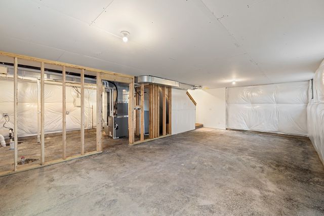 236 NE Wildflower Drive, Pleasant Hill, IA 50327