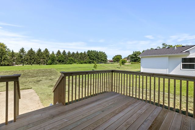 236 NE Wildflower Drive, Pleasant Hill, IA 50327