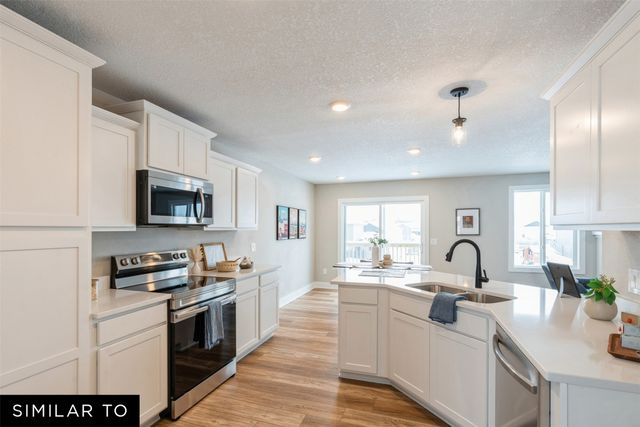 236 NE Wildflower Drive, Pleasant Hill, IA 50327