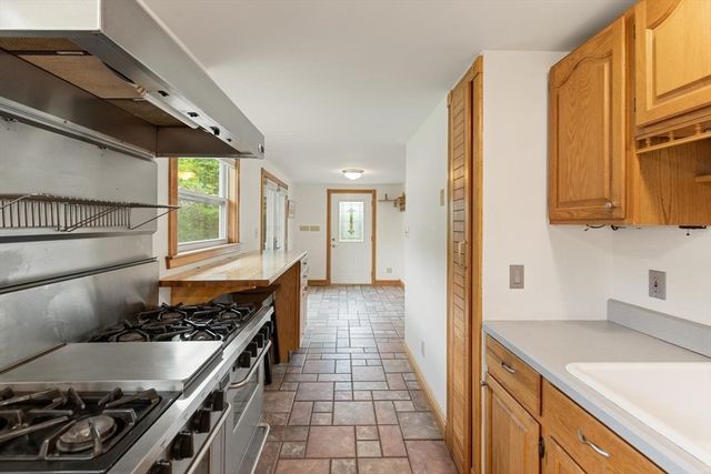 17 Pigeon Hill Street, Rockport, MA 01966