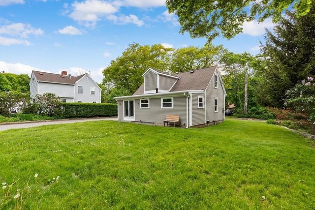17 Pigeon Hill Street, Rockport, MA 01966