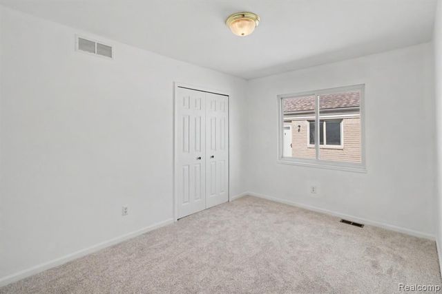 7156 N Gulley Road, Dearborn Heights, MI 48127