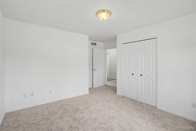 7156 N Gulley Road, Dearborn Heights, MI 48127