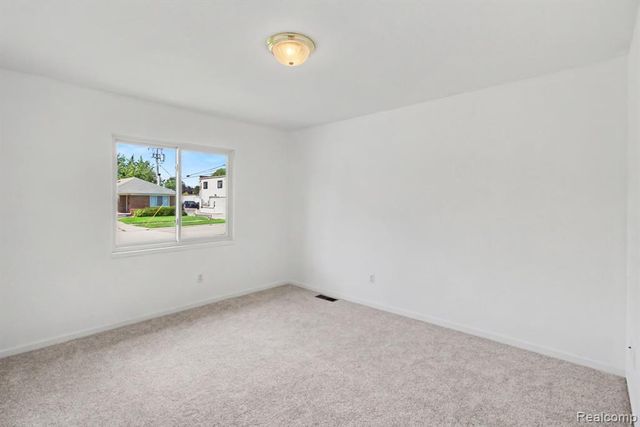 7156 N Gulley Road, Dearborn Heights, MI 48127