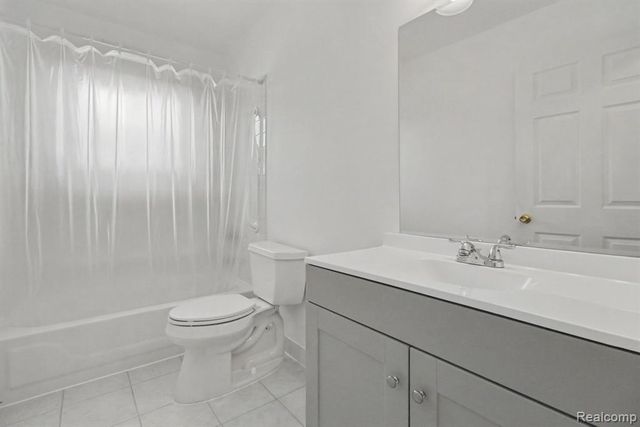7156 N Gulley Road, Dearborn Heights, MI 48127