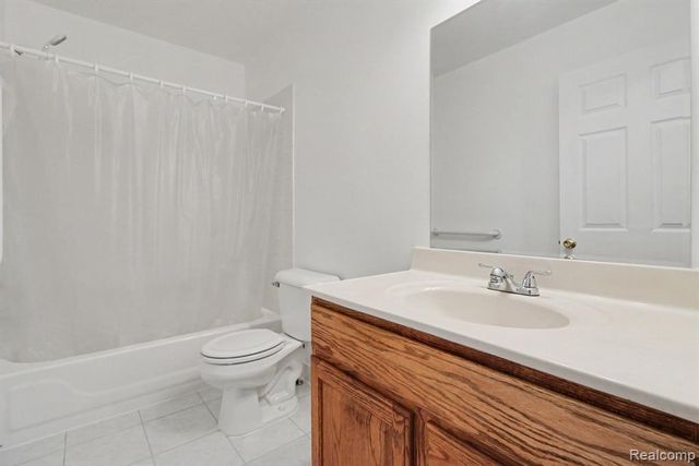 7156 N Gulley Road, Dearborn Heights, MI 48127