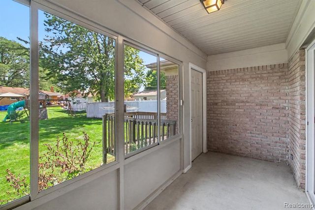7156 N Gulley Road, Dearborn Heights, MI 48127