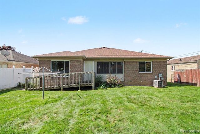 7156 N Gulley Road, Dearborn Heights, MI 48127