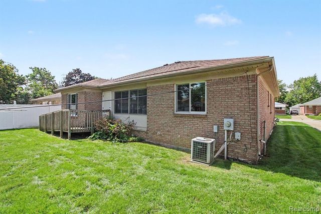 7156 N Gulley Road, Dearborn Heights, MI 48127