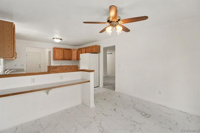 7156 N Gulley Road, Dearborn Heights, MI 48127