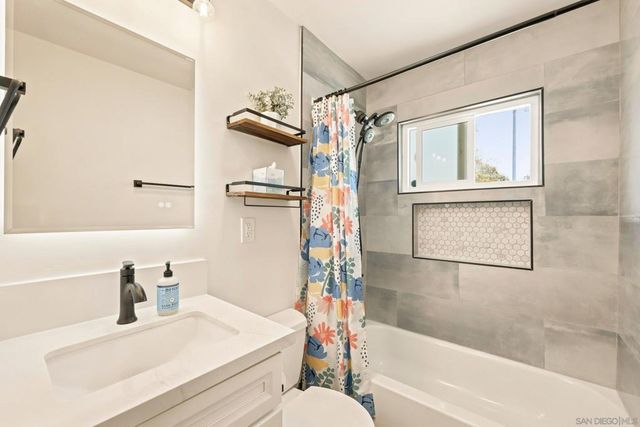 5444 Princess View Ct., San Diego, CA 92120