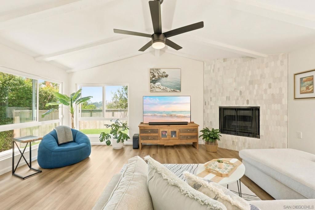 Image 15 of property listing at 5444 Princess View, San Diego, CA 92120