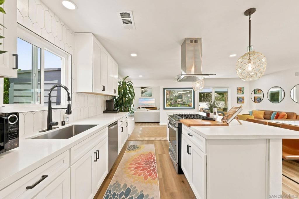 Image 34 of property listing at 5444 Princess View, San Diego, CA 92120