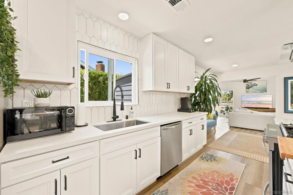 Image 36 of property listing at 5444 Princess View, San Diego, CA 92120