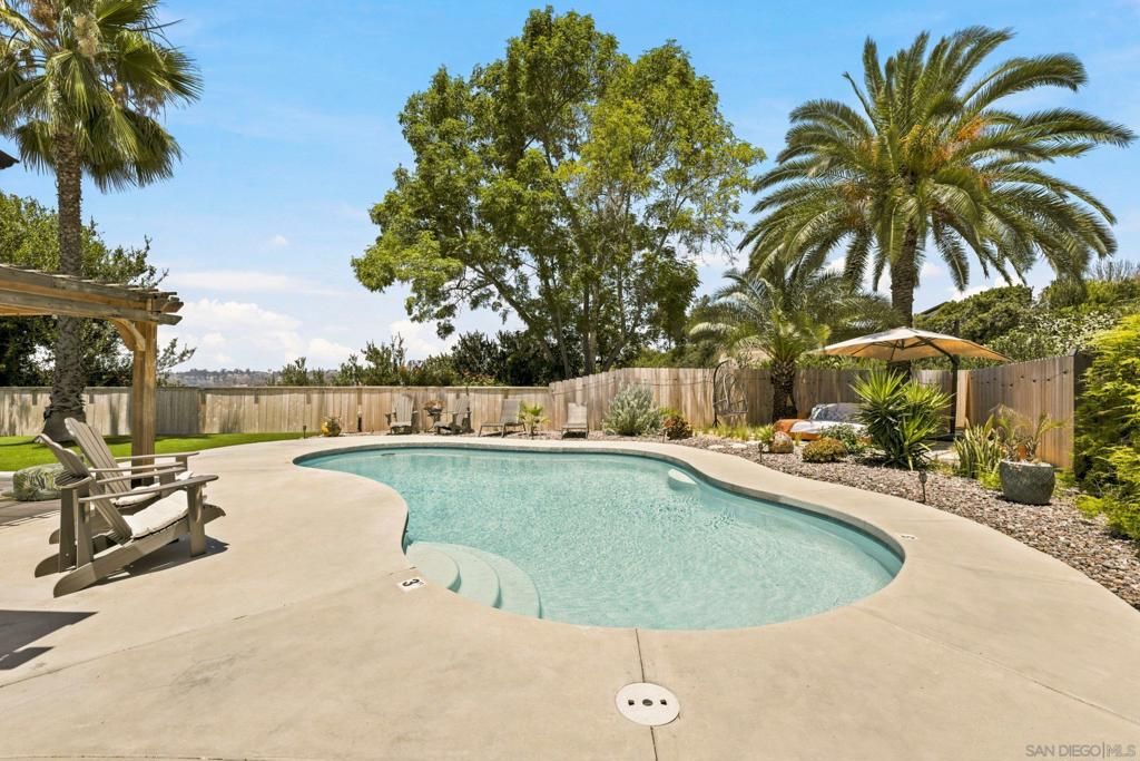 Image 4 of property listing at 5444 Princess View, San Diego, CA 92120
