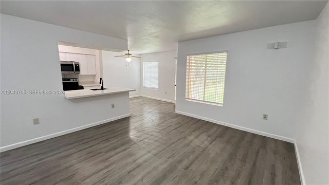 2485 NW 33rd St 1610, Oakland Park, FL 33309