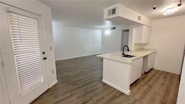 2485 NW 33rd St 1610, Oakland Park, FL 33309