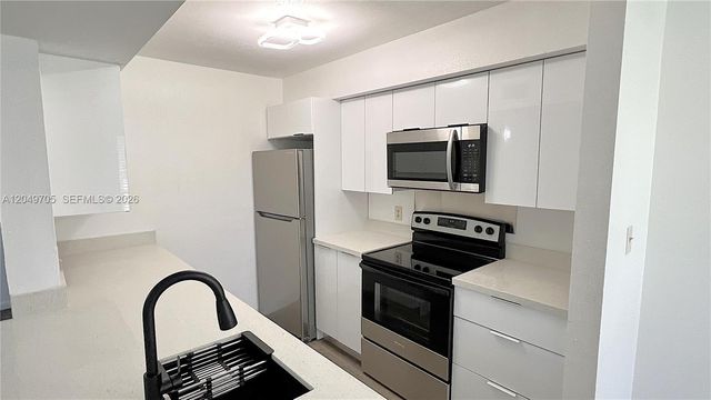 2485 NW 33rd St 1610, Oakland Park, FL 33309