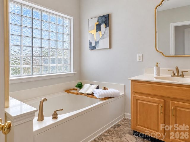 10214 Stoneykirk Lane, Charlotte, NC 28269