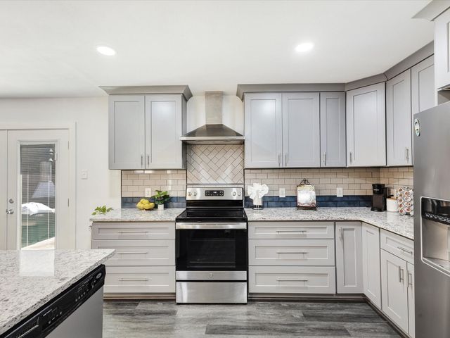 936 Elmwood Drive, Lewisville, TX 75067