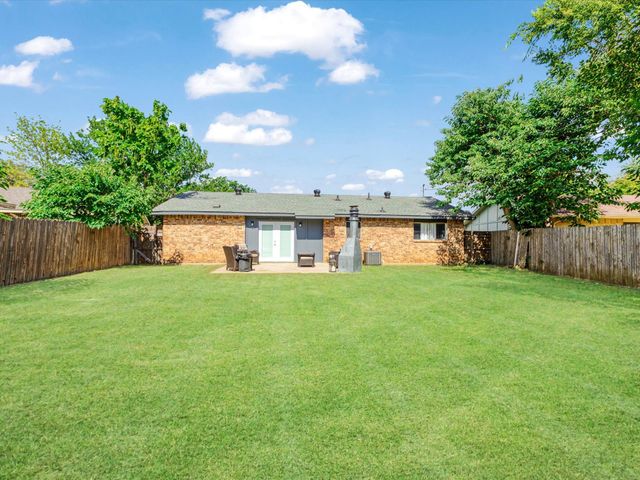 936 Elmwood Drive, Lewisville, TX 75067