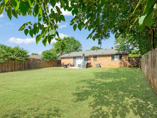 936 Elmwood Drive, Lewisville, TX 75067
