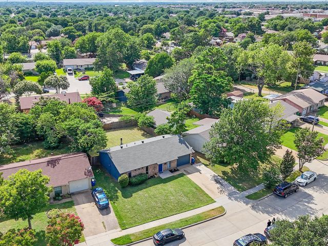 936 Elmwood Drive, Lewisville, TX 75067