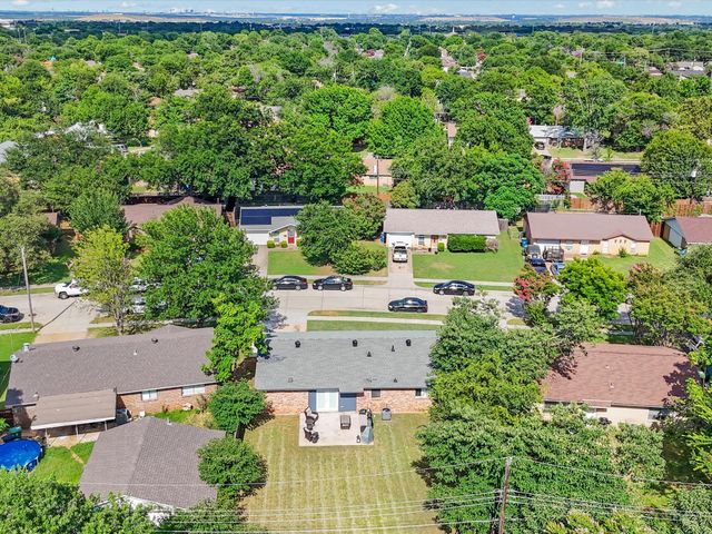 936 Elmwood Drive, Lewisville, TX 75067