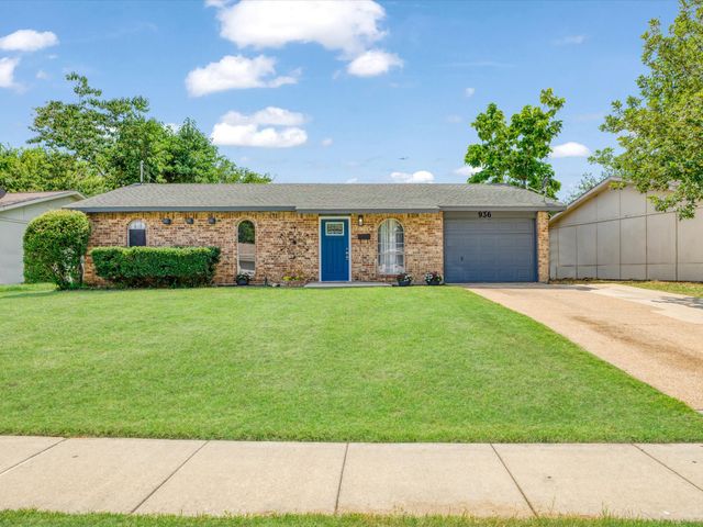 936 Elmwood Drive, Lewisville, TX 75067