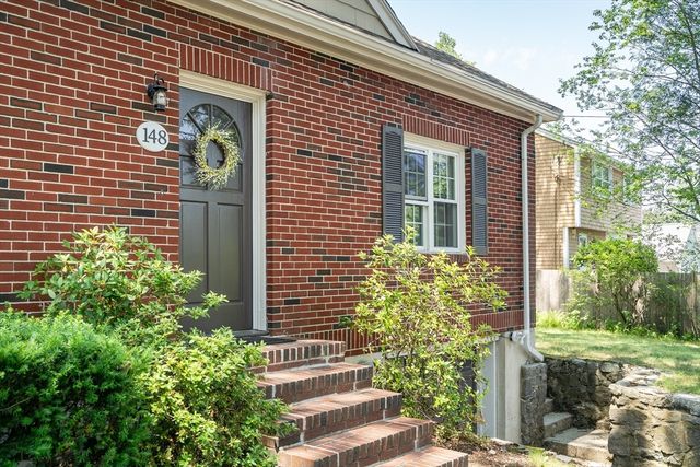 148 Cedar St, Lexington, MA 02421