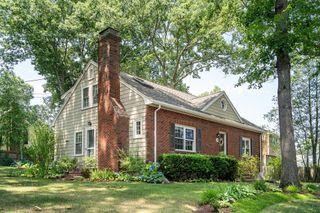 148 Cedar St, Lexington, MA 02421