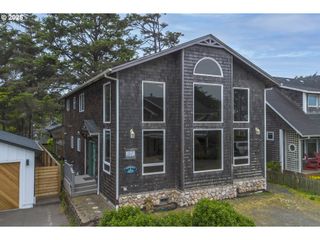 163 W 1ST St, Cannon Beach, OR 97110