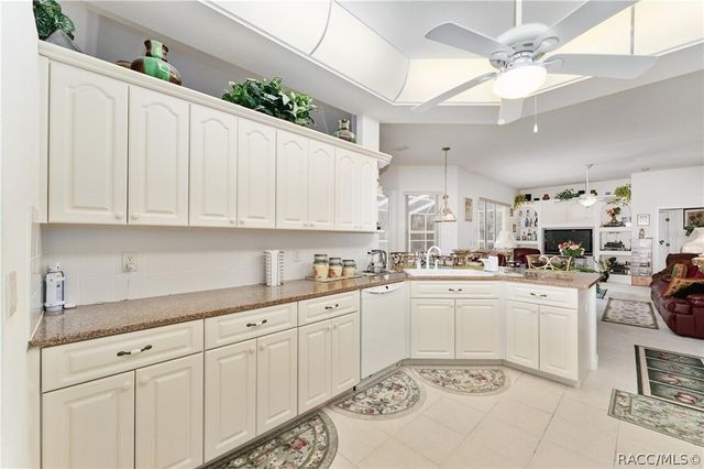 147 Corkwood Boulevard, Homosassa, FL 34446