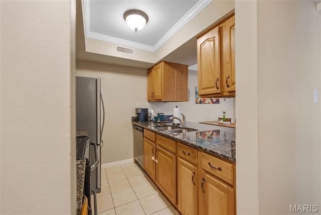 425 S Geyer Road G, Kirkwood, MO 63122