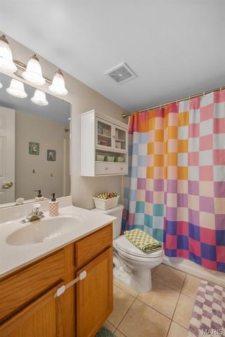 425 S Geyer Road G, Kirkwood, MO 63122