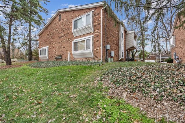 425 S Geyer Road G, Kirkwood, MO 63122