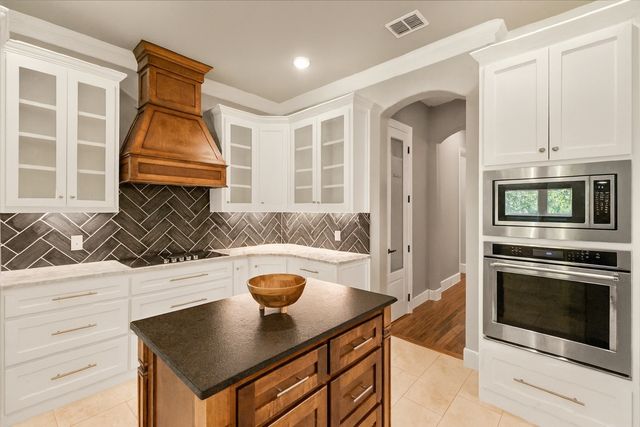 212 Rock Tree Court, Mansfield, TX 76063