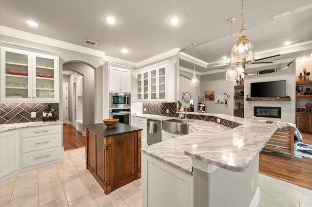 212 Rock Tree Court, Mansfield, TX 76063