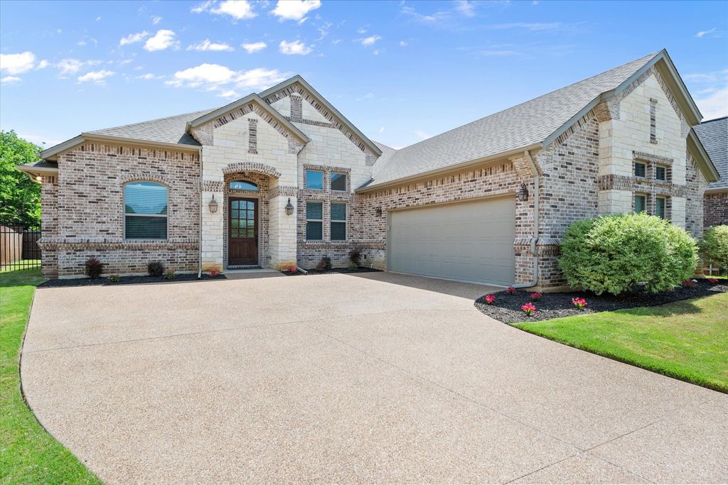 212 Rock Tree Court, Mansfield, TX 76063